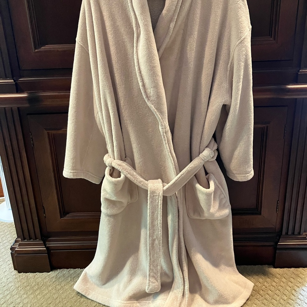Long Unisex Plush Beige Robe bath/spa/sleep/lounge